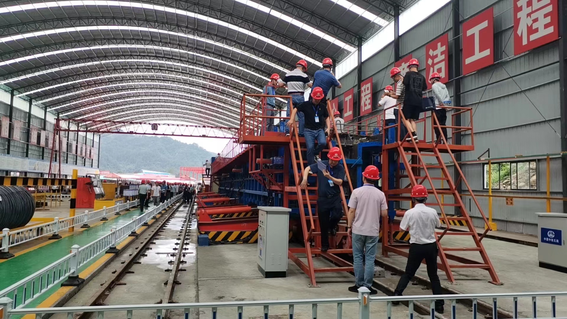 中铁五局湖南桑龙高速智慧梁场