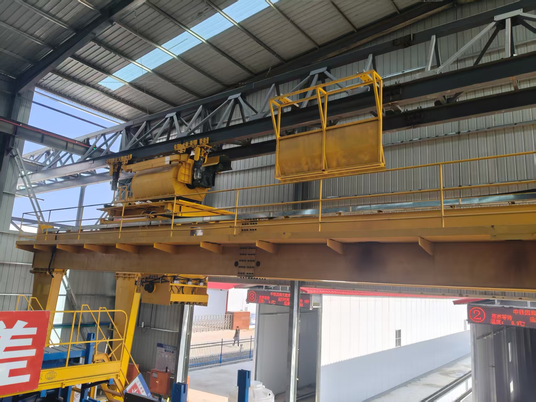 鱼雷罐+布料机运料布料